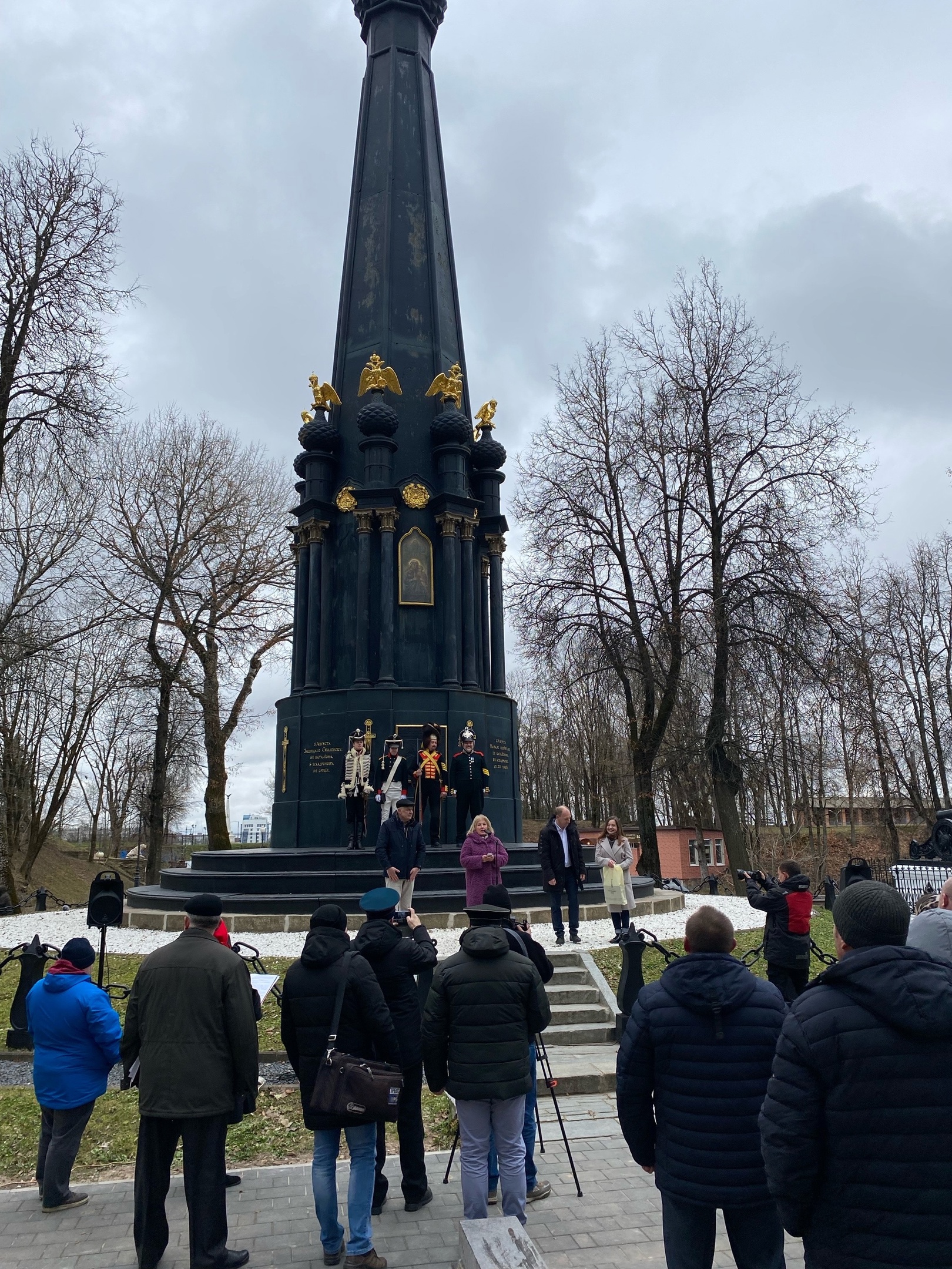 Акция, посвященная годовщине установки памятника «Защитникам Смоленска 4-5 августа 1812 года»